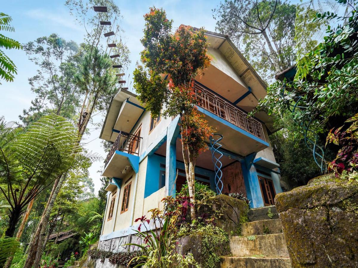 Oyo Homes 90915 Eco Tourism Desa Cihanjuang Rahayu Ciwangun Indah Camp Villas Bongkar Buitenkant foto