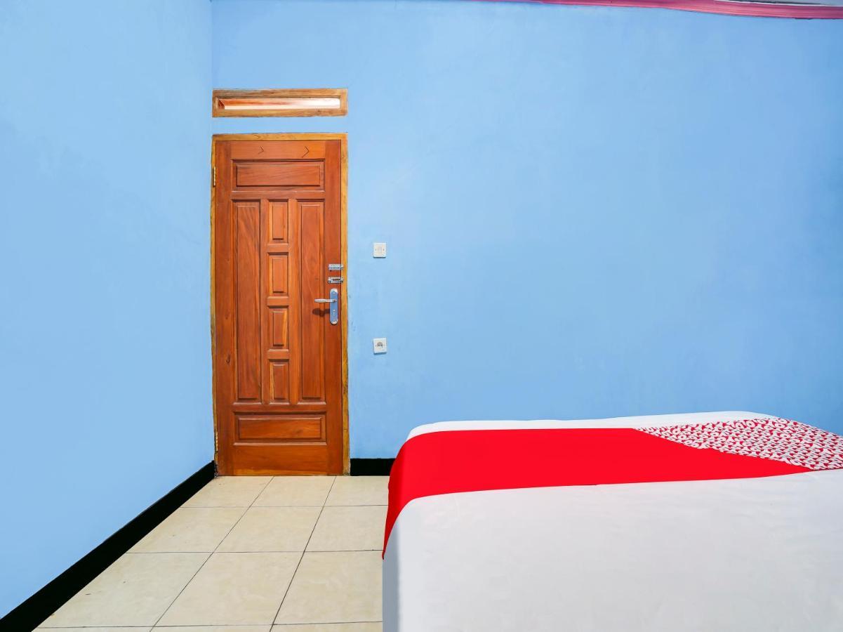 Oyo Homes 90915 Eco Tourism Desa Cihanjuang Rahayu Ciwangun Indah Camp Villas Bongkar Buitenkant foto