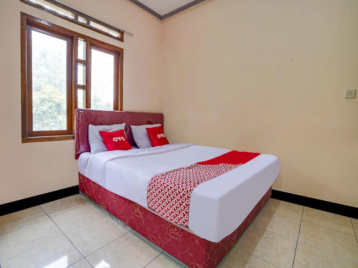 Oyo Homes 90915 Eco Tourism Desa Cihanjuang Rahayu Ciwangun Indah Camp Villas Bongkar Buitenkant foto